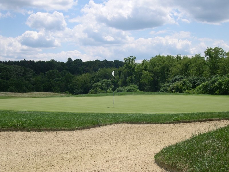 Putting green and bunker